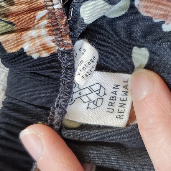 Urban renewal off shoulder cropped top floral size s - Picture 5 of 6